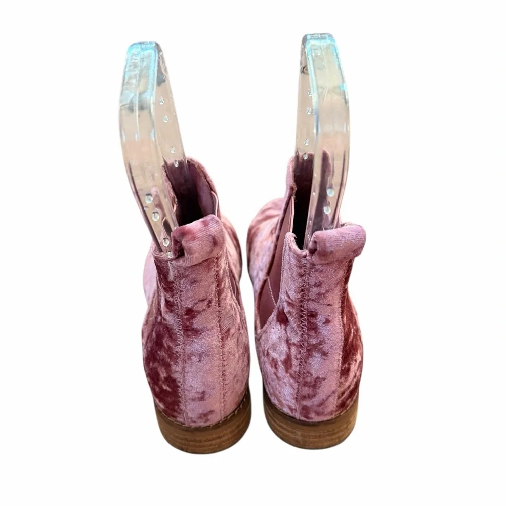 Toms Pink Crushed Velvet Ella Chelsea Ankle Boots Booties Womens Size 7.5